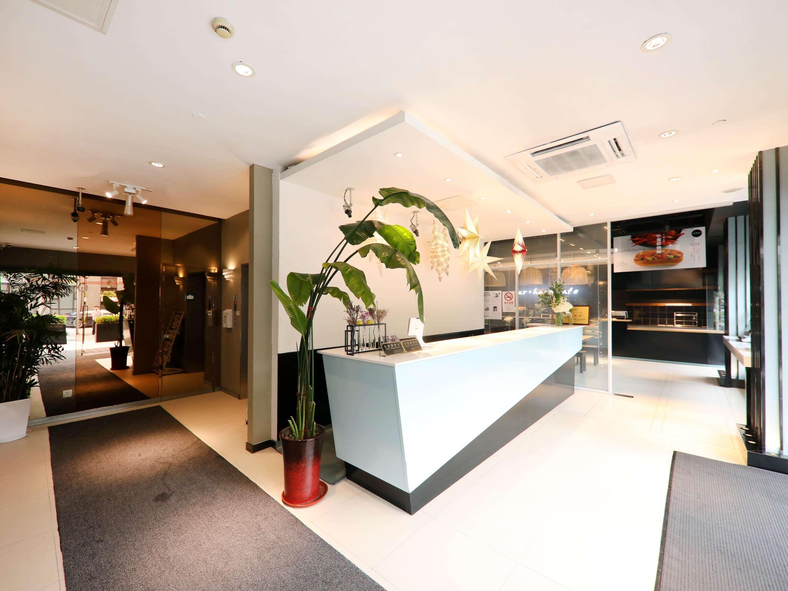 Ibis Shanghai Yu Garden Екстер'єр фото